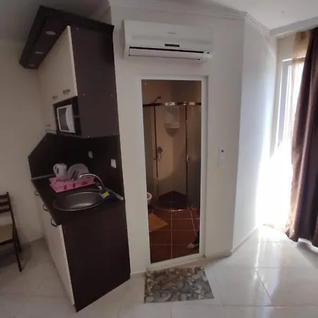 Apartment солнечная студия на солнечном берегу Sunny Studio On Sunny Slantschew brjag